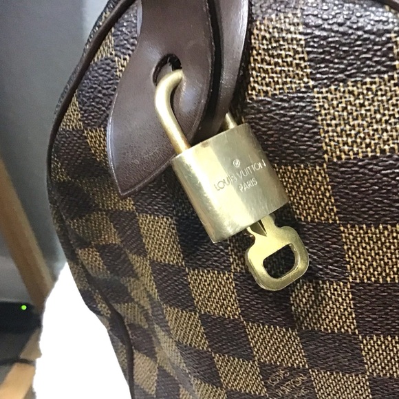 Louis Vuitton Damier Speedy 35 Bag - Picture 12 of 16